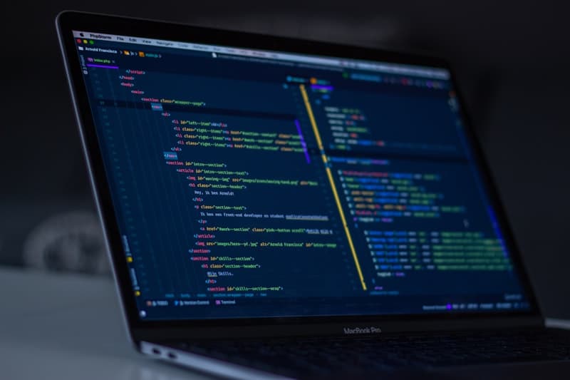 Background cache preloader
